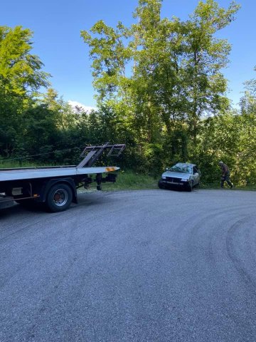 Dépannage de véhicule léger accidenté dans un fossé vers Briord